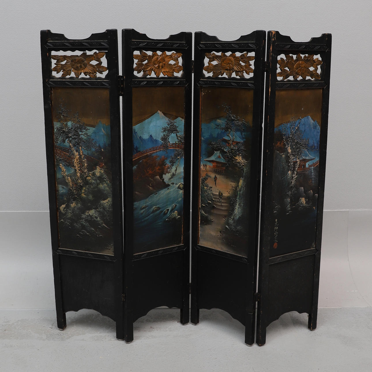 VIKVÄGG, trä, Asien, 1900-tal.