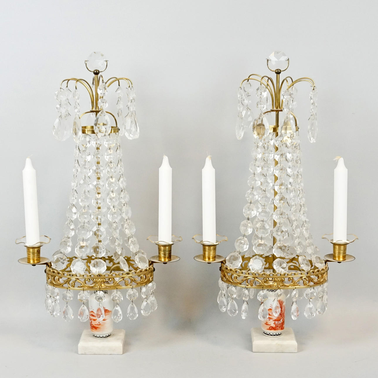 TABLE LIGHTS, 1 pair, brass / prisms, 20th century.
