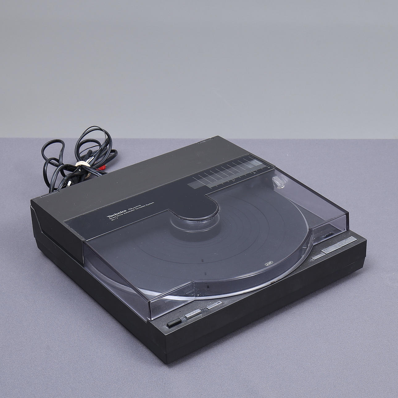 SKIVSPELARE, Technics Quartz SL-7 Direct Drive Automatic Turntable.