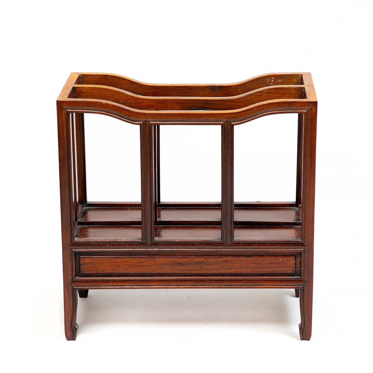 TIDNINGSSTÄLL, orientaliskt, 1900 talet.