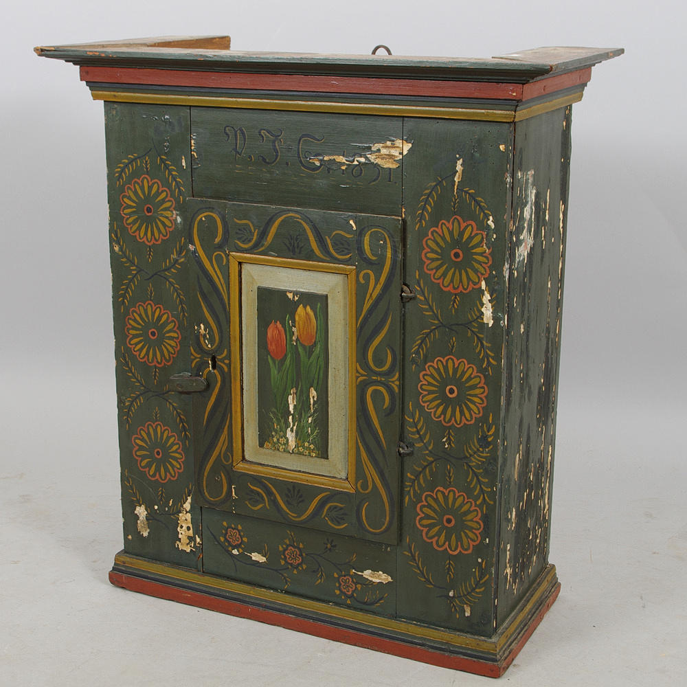 VÄGGSKÅP med lönnfack, allmogemålat, daterat 1831.