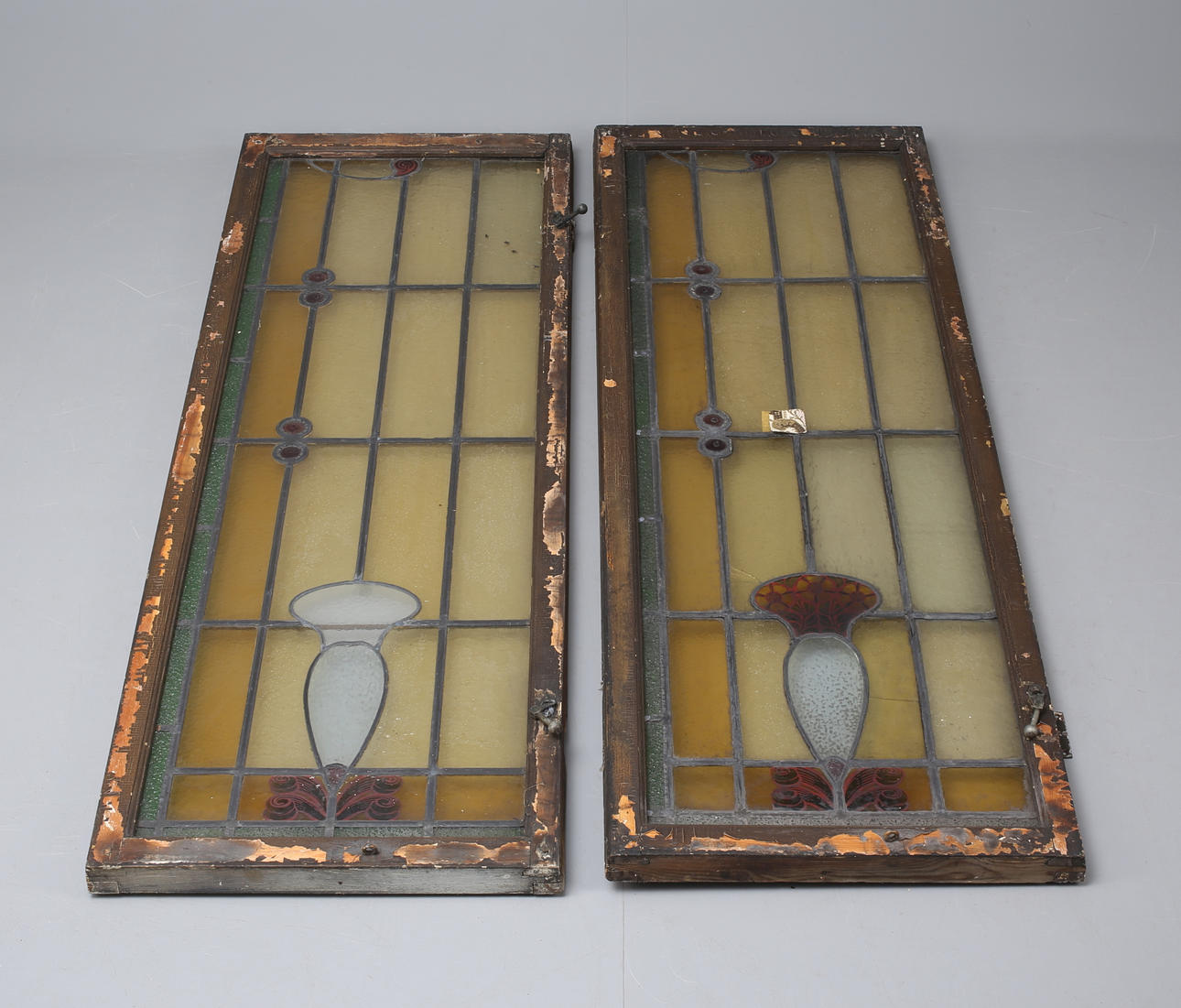 FÖNSTER, ett par, jugend, tidigt 1900-tal.