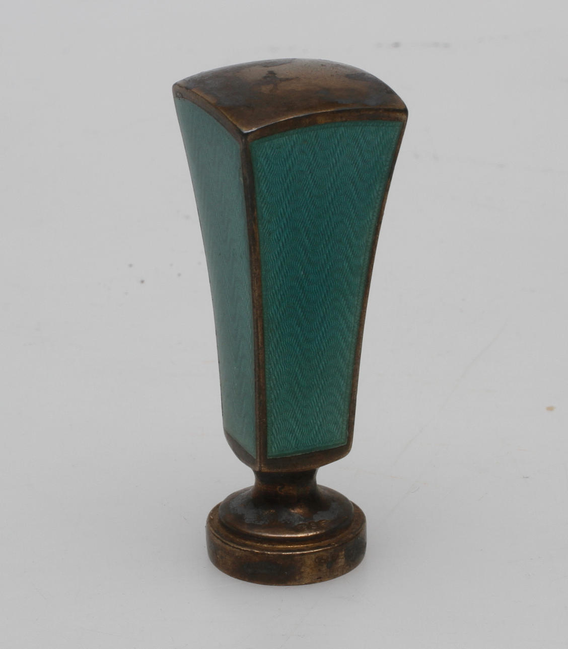 SIGILLSTAMP, silver och emalj, 1900-tal.