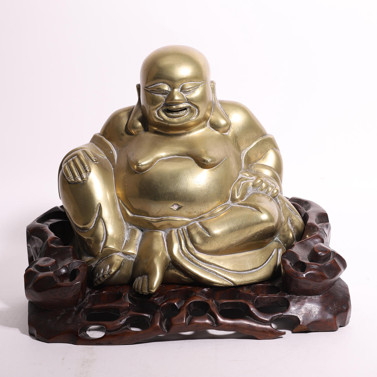 GLAD BUDDHA FIGUR I BRONZE.
