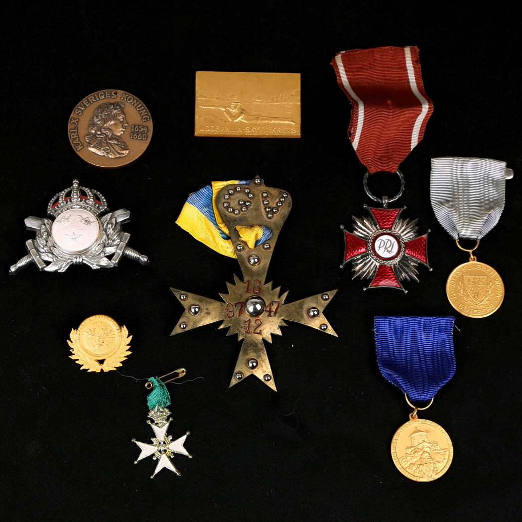 MEDALJER OCH MÄRKEN 9 st.