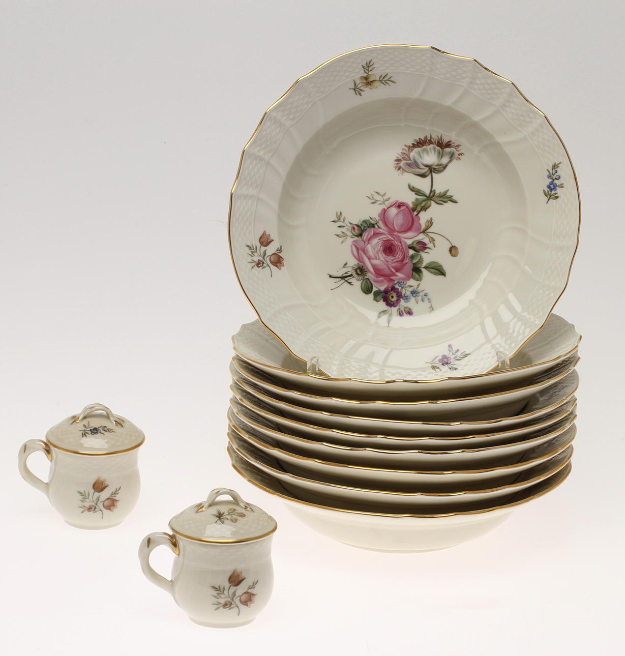 DJUPTALLRIKAR, 9 st samt CRÉMEKOPPAR, 2st, Royal Copenhagen. 1900-tal.