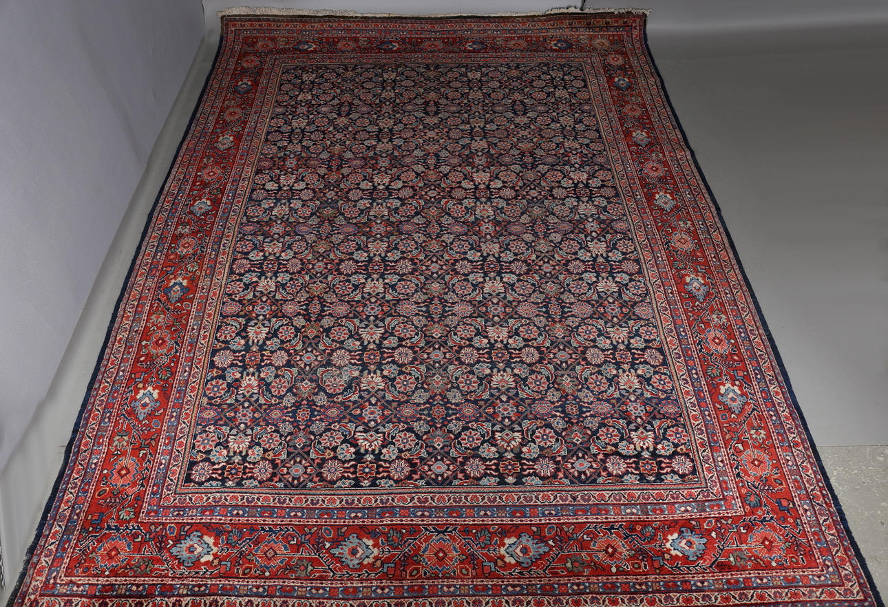MATTA. Orientalisk, Moud, Iran, ca 430x330 cm.