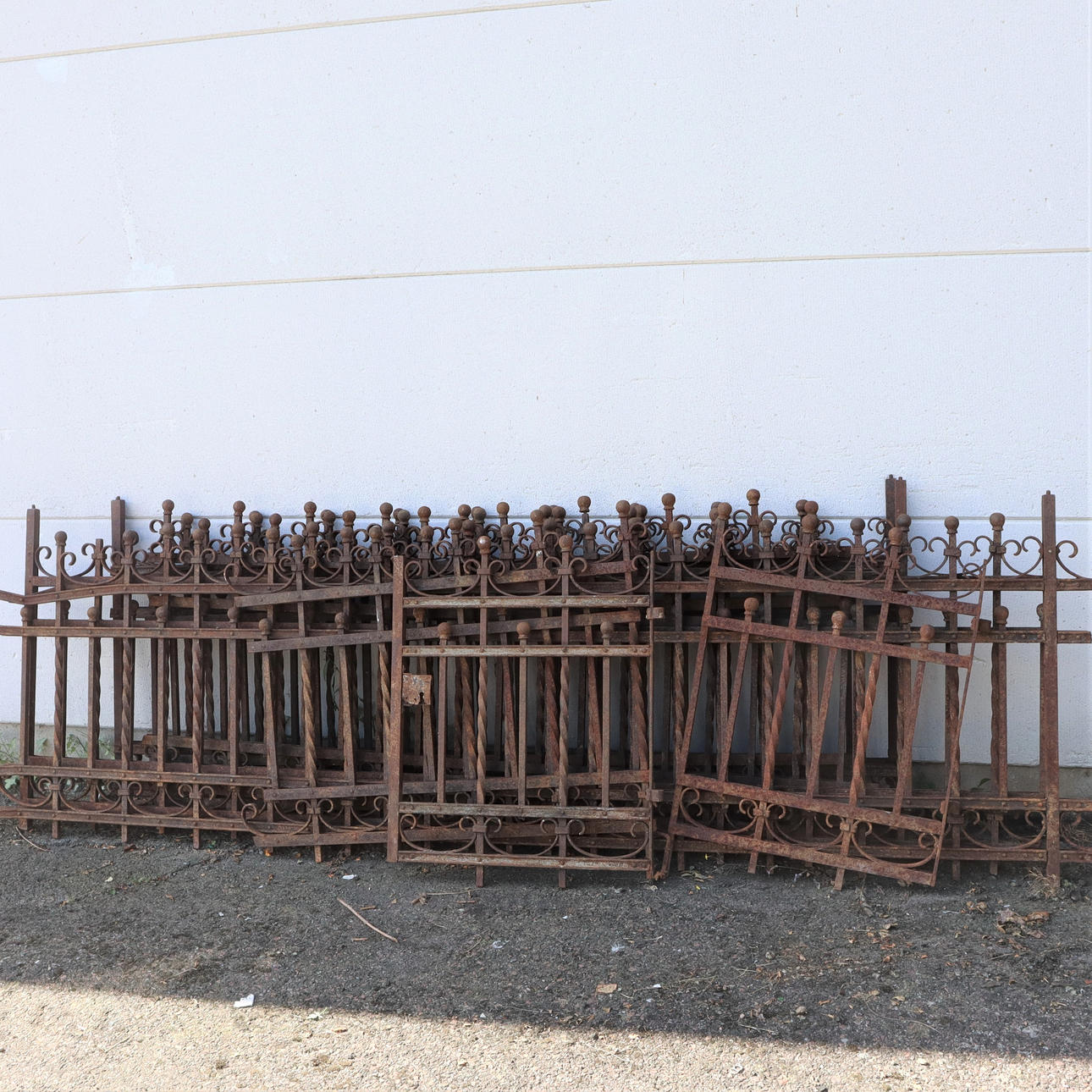 PIEZAS PARA CERCA DE HIERRO.