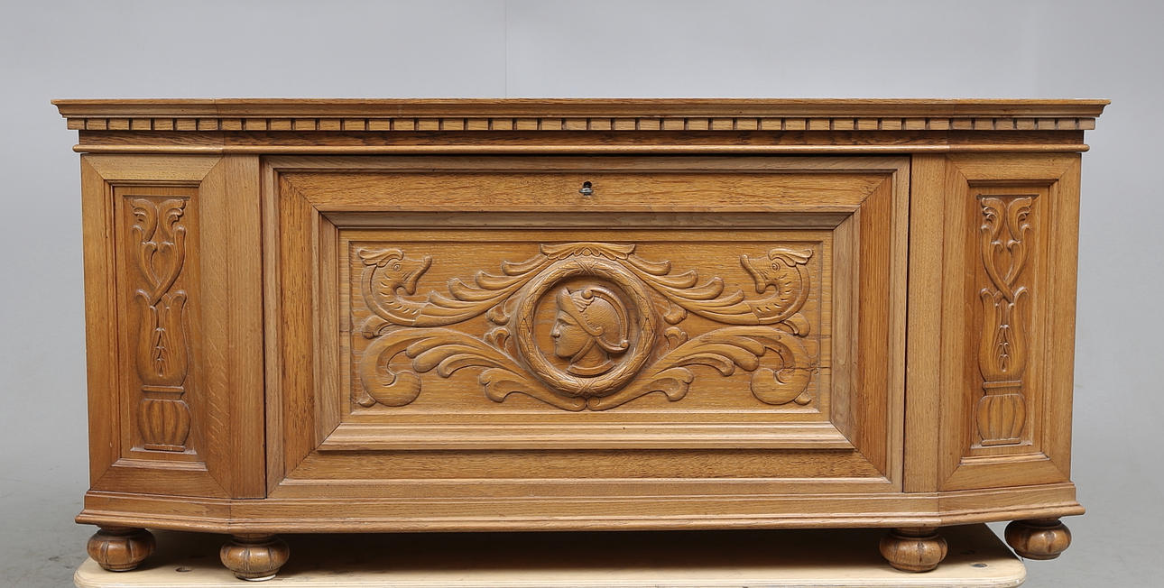 SCHATULL, renässansstil, 1900-tal.