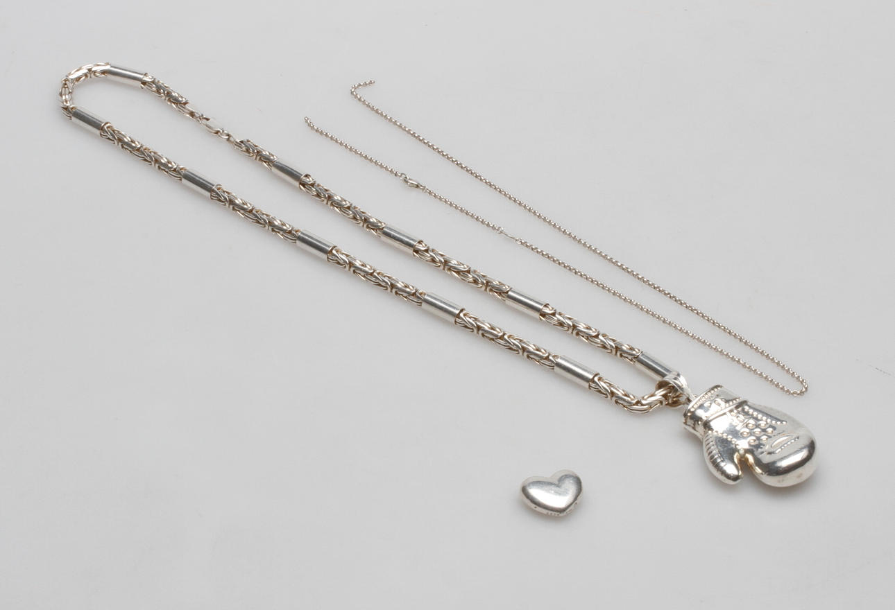 SILVERSMYCKEN, vikt ca 112,3 gr.