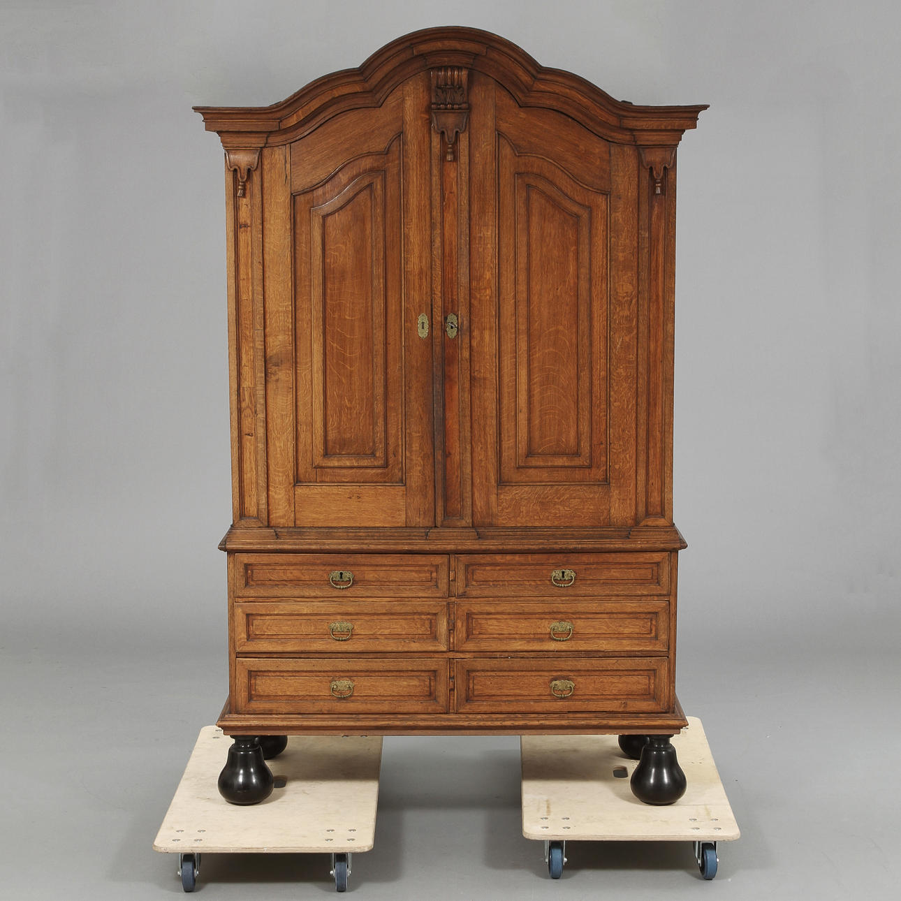 SALSSKÅP, barock, 1700-tal.