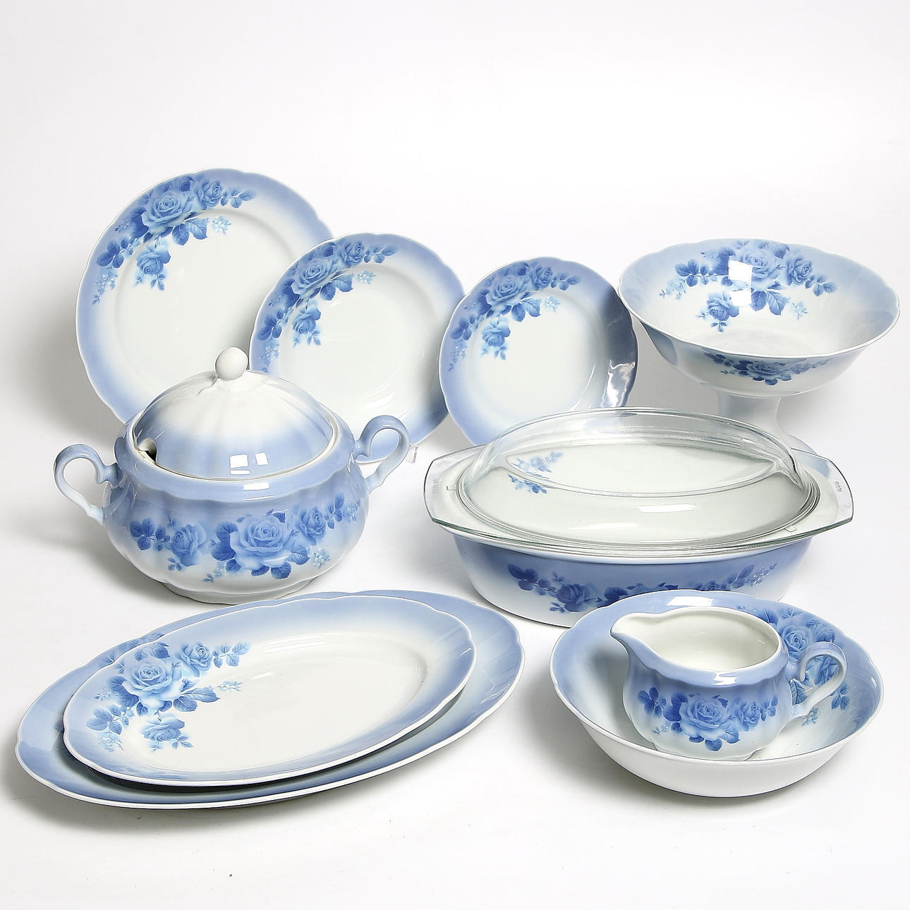 MATSERVIS, 43 delar, porslin, "Julia", Fyrklövern, Christineholm. 1900-tal.