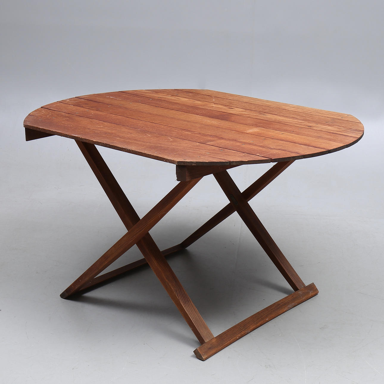 MOGENS KOCH, "Embassy table", folding table, teak, tile marked, Internal, Denmark. Second half of the 20th century.