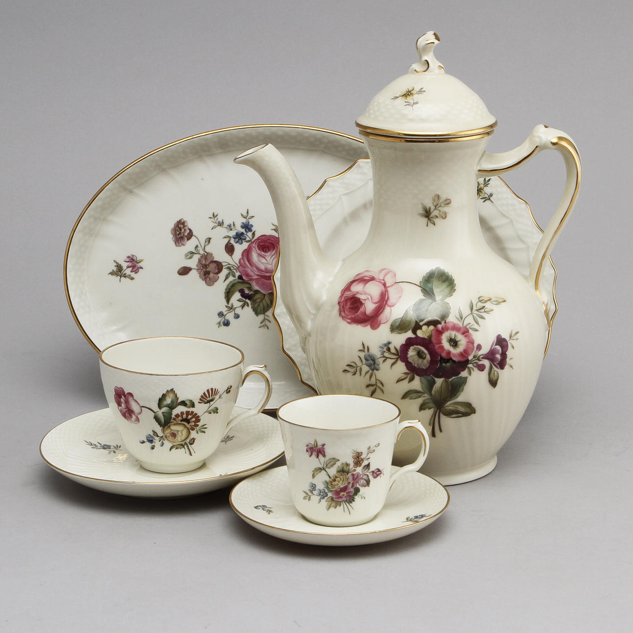 KAFFE OCH MOCCASERVISDELAR, 24 st, porslin, Royal Copenhagen.