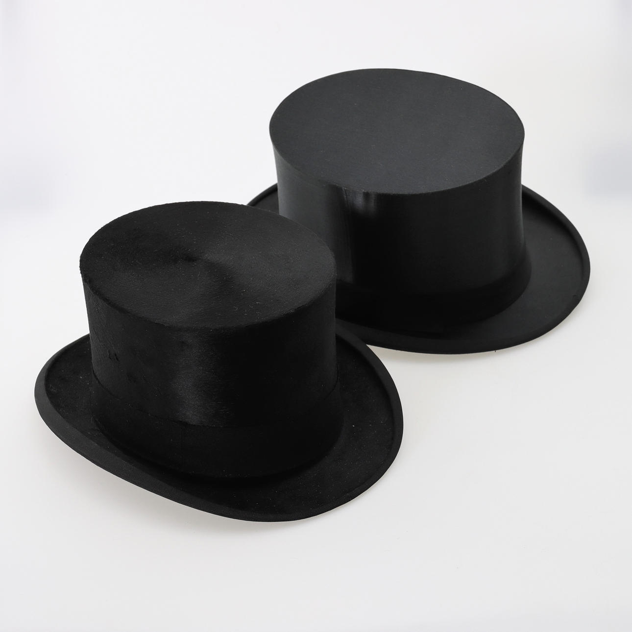 HATTE, 2 stk, 1900-tallet.