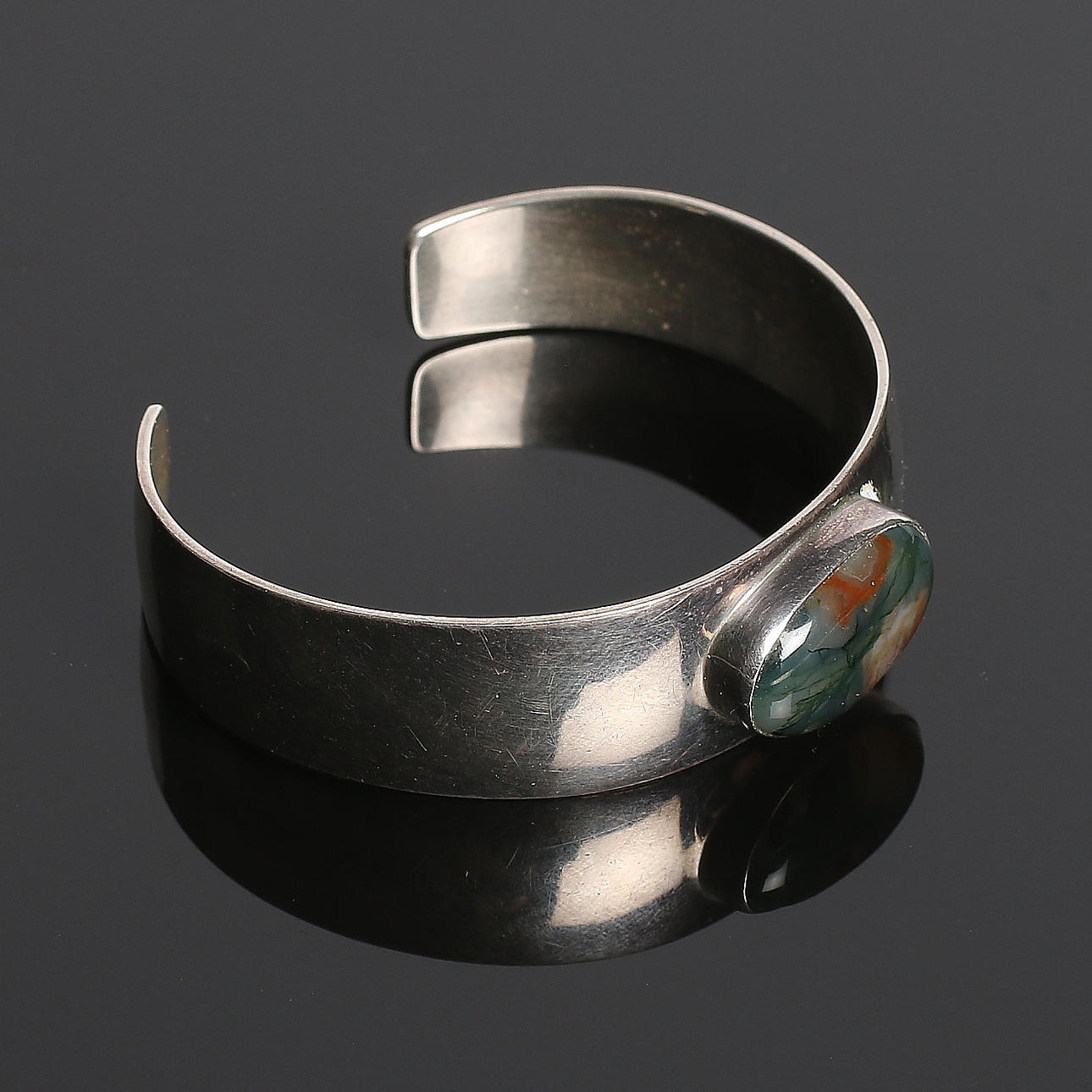 ARMBAND, Sterling silver med agat, Arne Johansen, Danmark. 1900-talets tredje kvartal.
