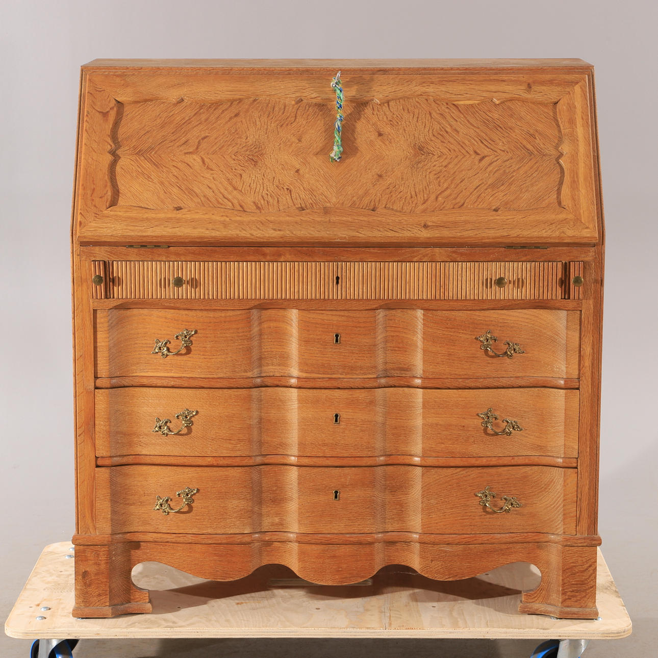 SEKRETÄR, ek, barockstil, 1900-tal.