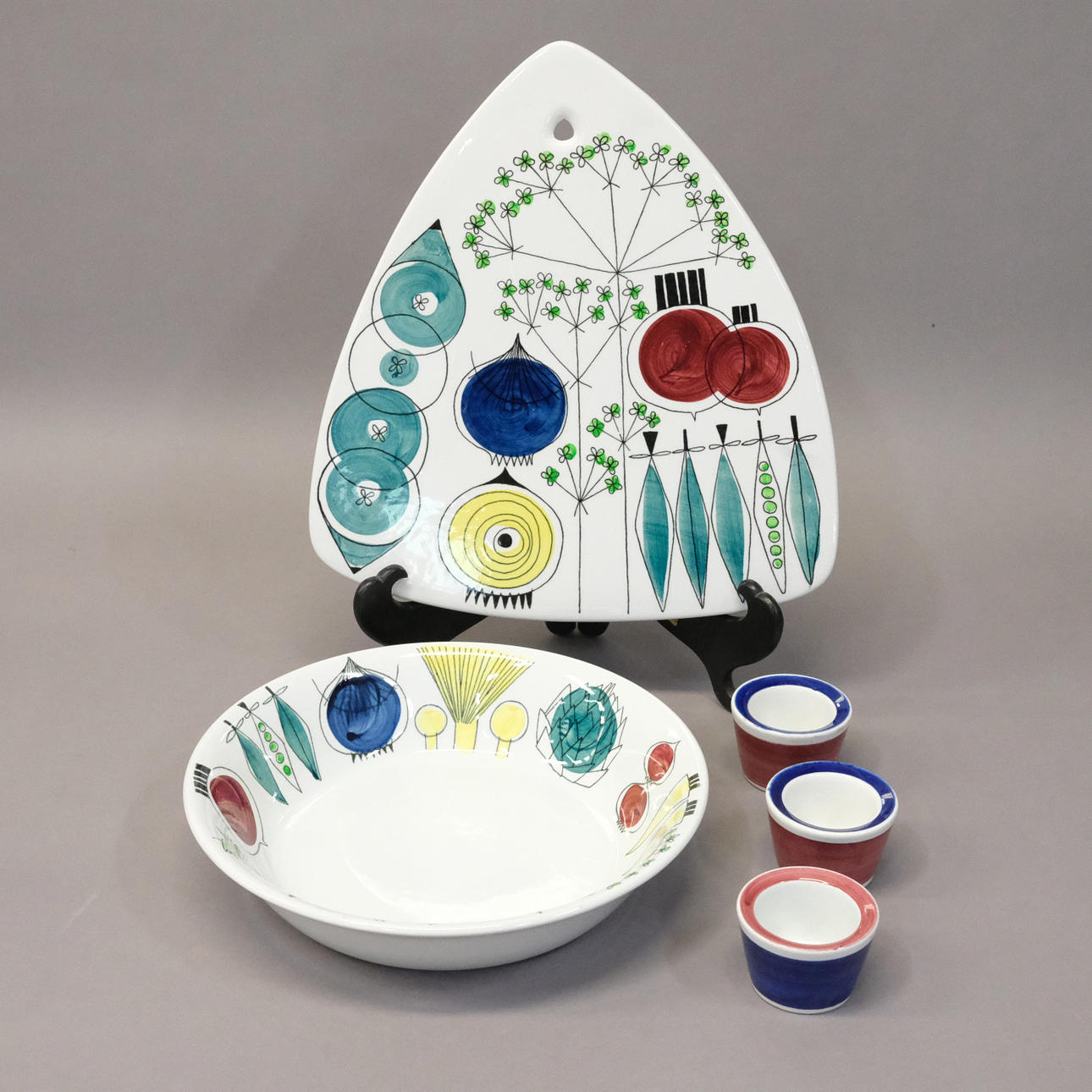 MARIANNE WESTMAN. RÖRSTRAND, 7 DELAR PICKNICK. Keramik & Porslin
