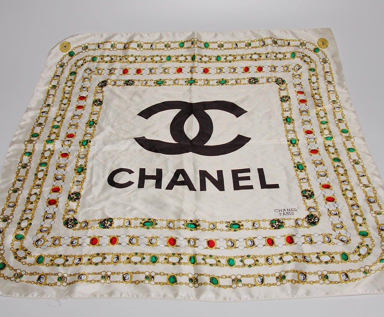 SCARFS, Chanel.