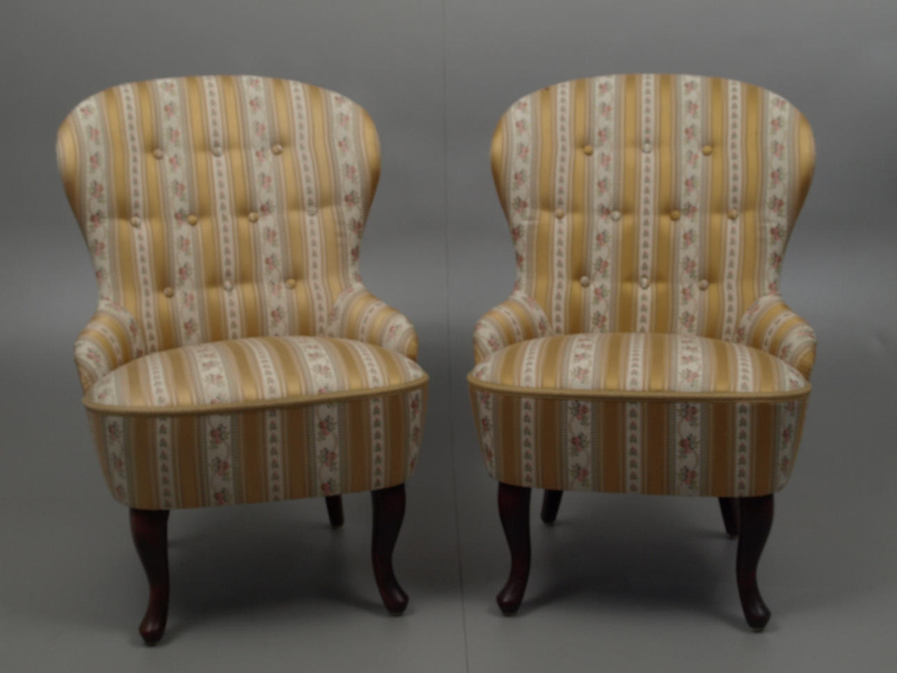 EMMAFÅTÖLJER, 2 stycken, 1900-tal.