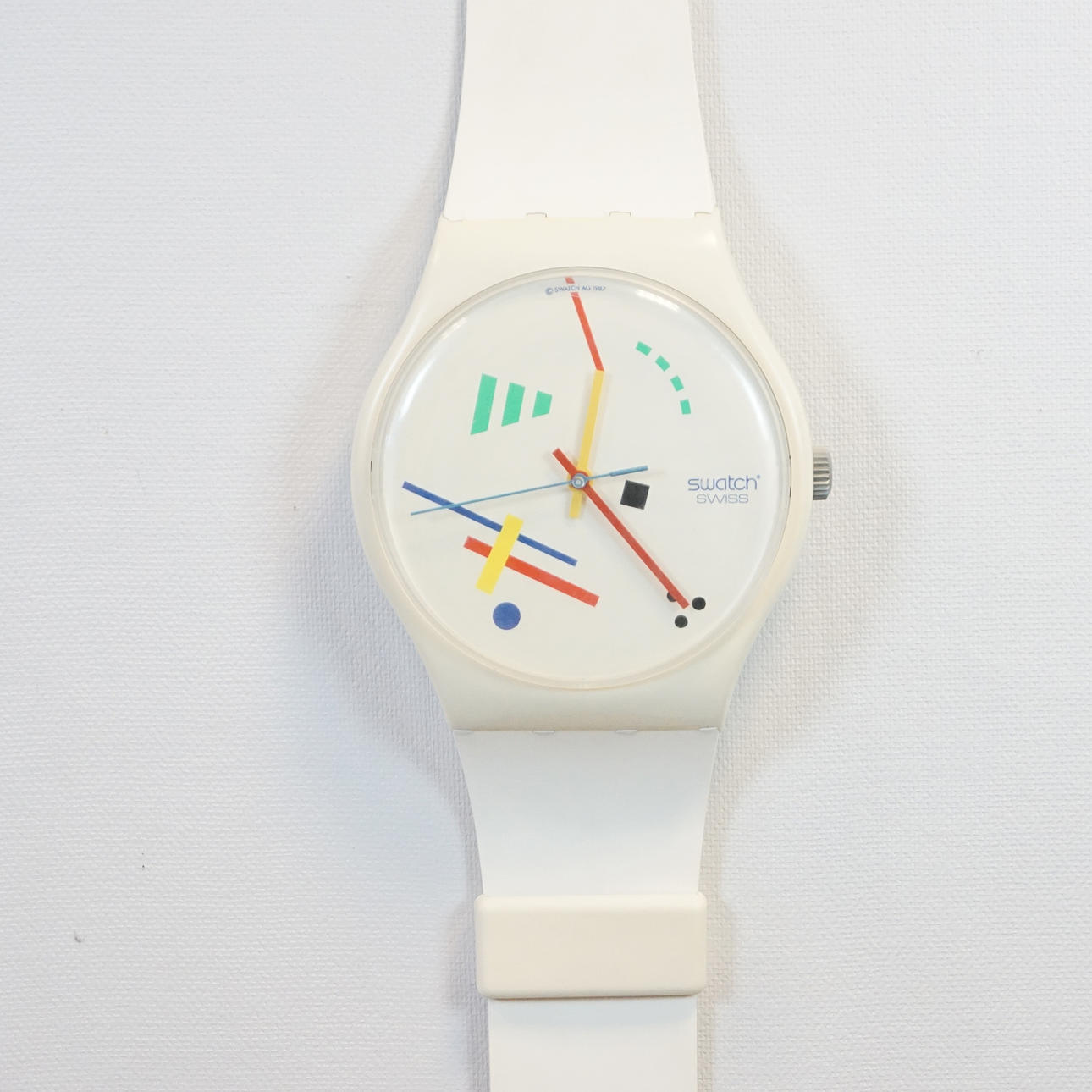SWATCH WALL CLOCK, in Form einer Armbanduhr, Kunststoff, 1987.