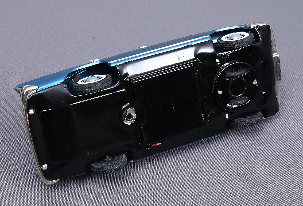 Jouet En Tôle Bandai – Mercedes 220 Bleue – Échelle 1/20 – 25 Cm – Vintage
