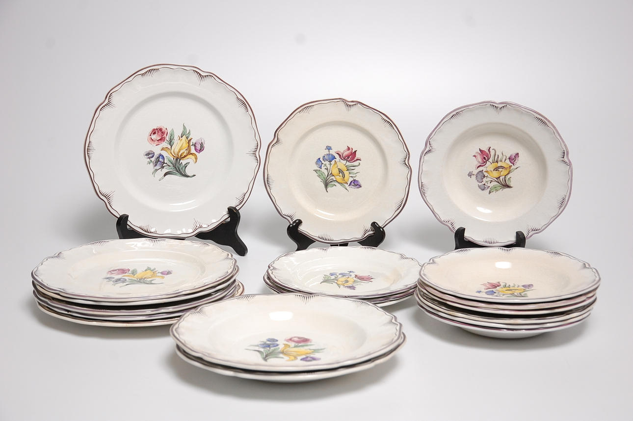 MATSERVISDELAR, 19 delar, flintgods " Rörstrandia " Rörstrand.