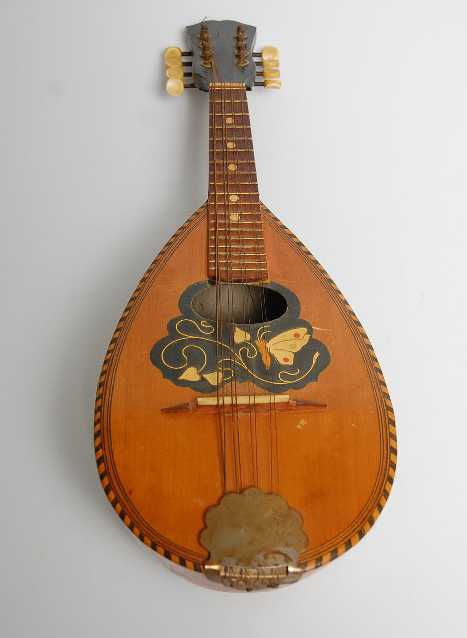 MANDOLIN.
