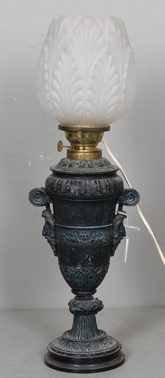 BORDSLAMPA, renässanstil, omkring 1900.