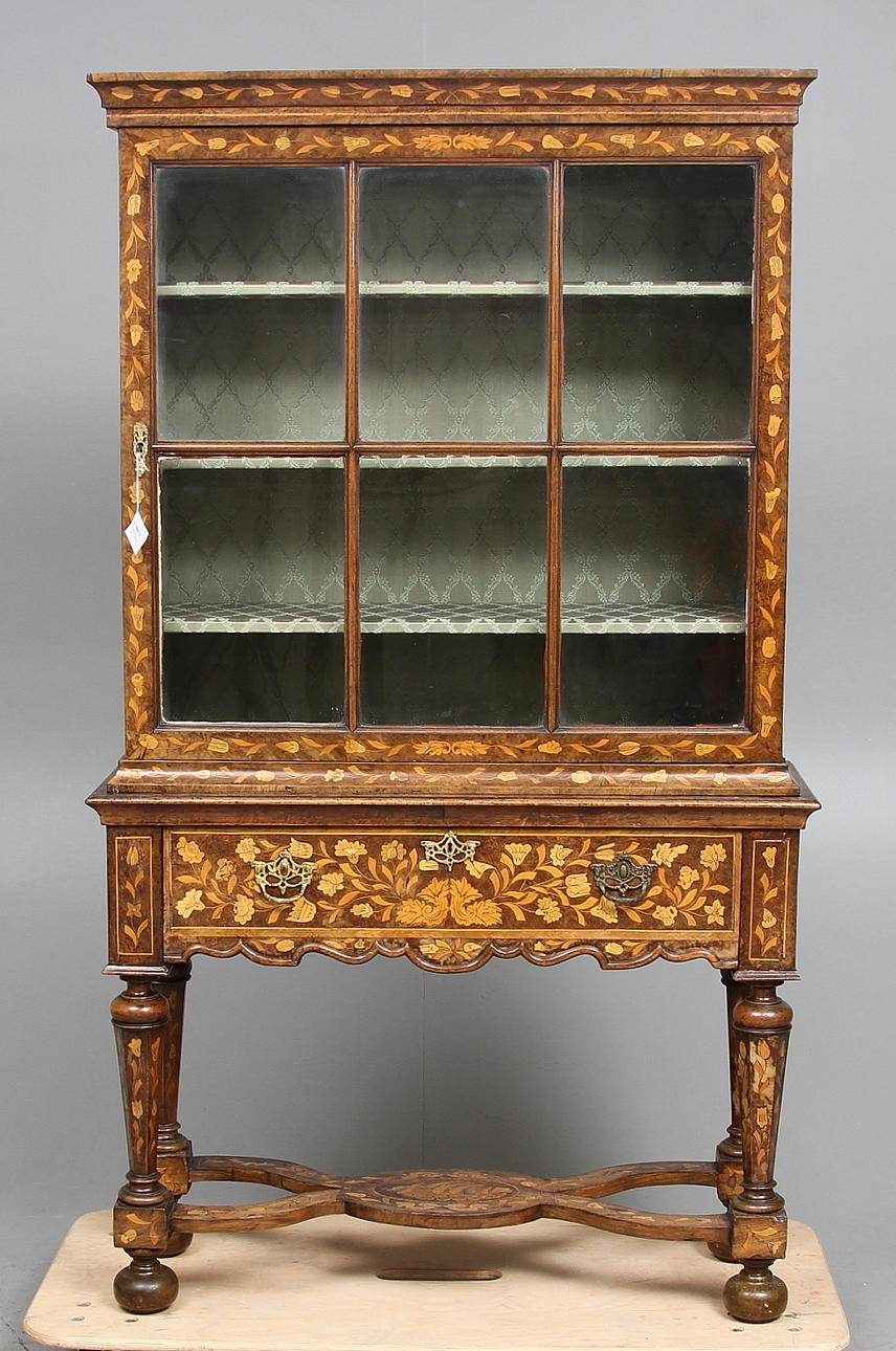 VITRINA, tipo barroco, Holanda, 1700 / 1800.