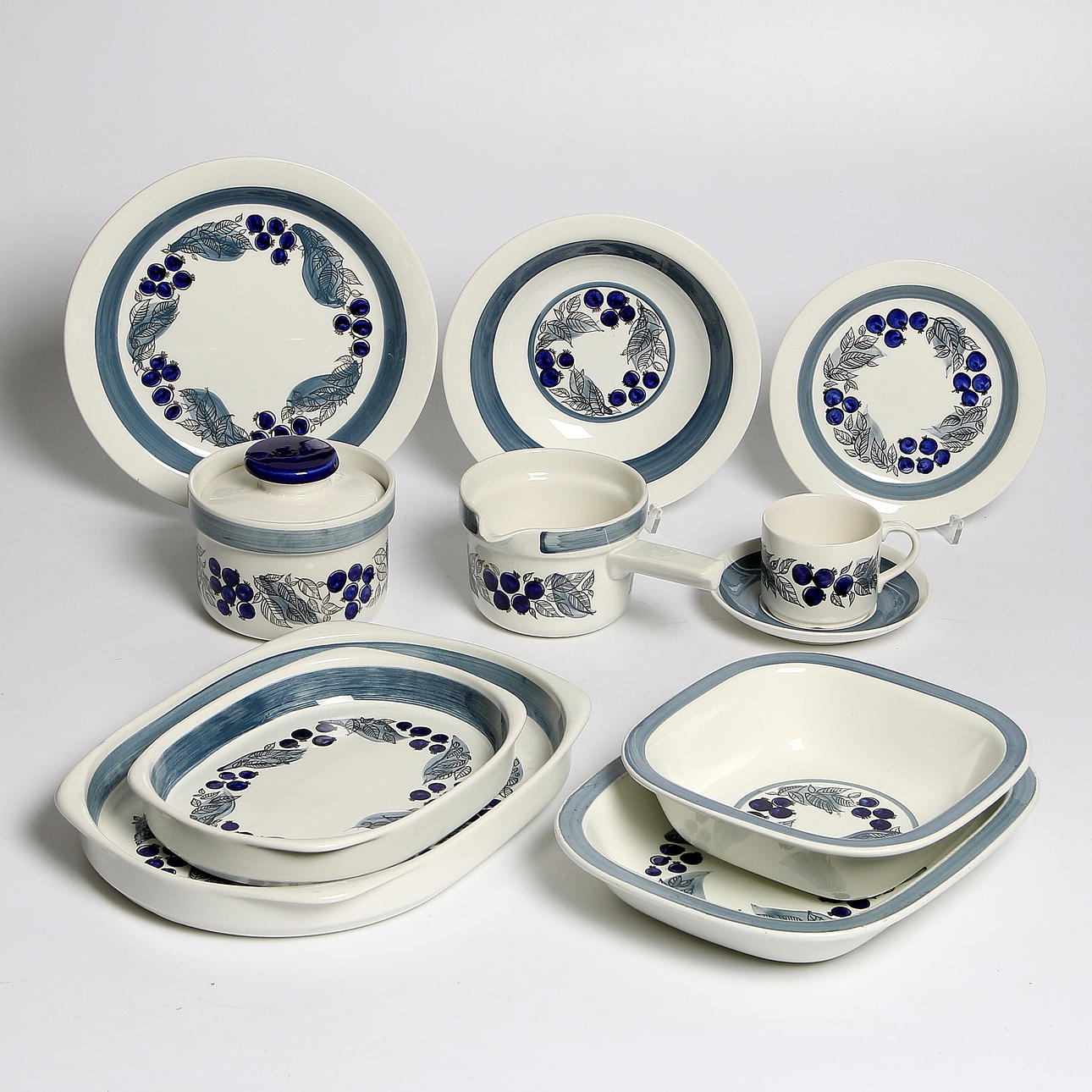 SERVIS, 77 delar, porslin, "Gille" Rörstrand.