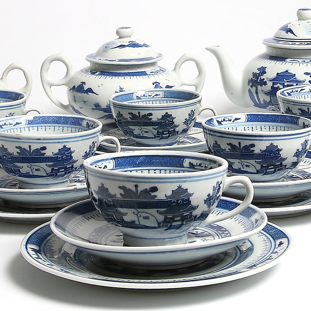 TESERVIS, 21-delar, porslin, märkt Zhongguo Jingdezhen, Kina. 1900-talets sista kvartal.