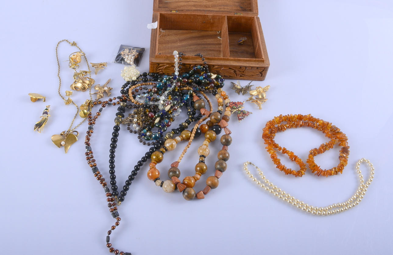 PARTI SMYCKEN OCH BIJOUTERIER.