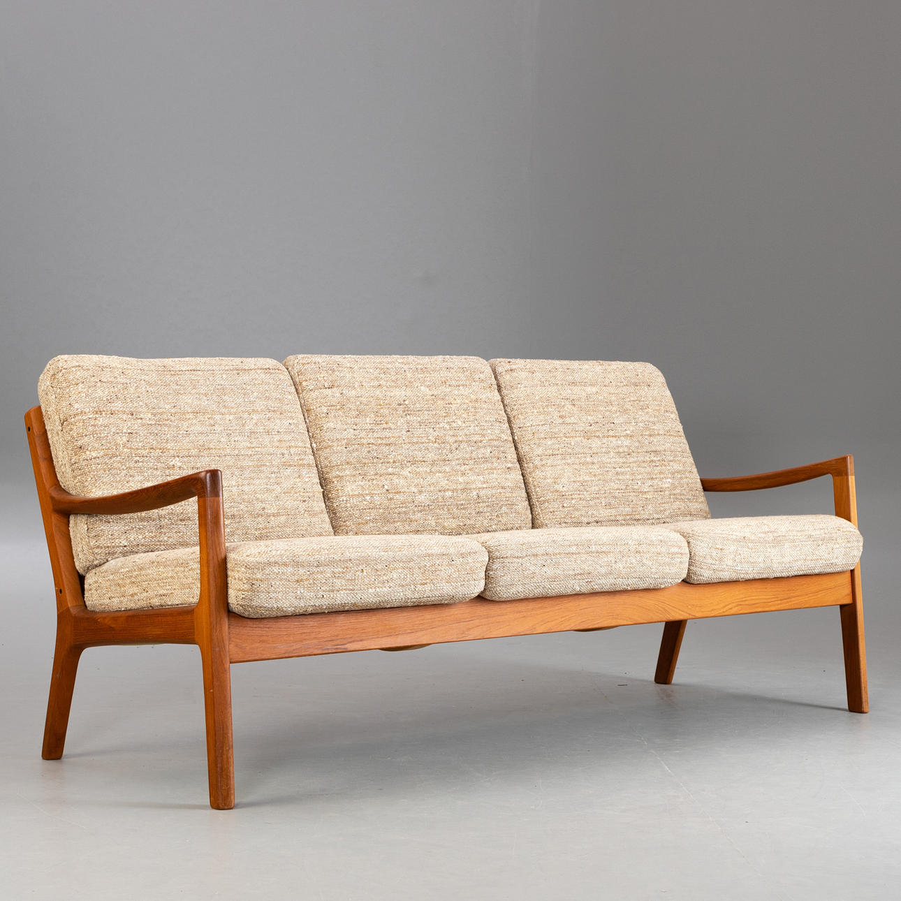 OLE WANSCHER. CADO. 3-Sitzer Sofa 'Senator'. Teakholz.