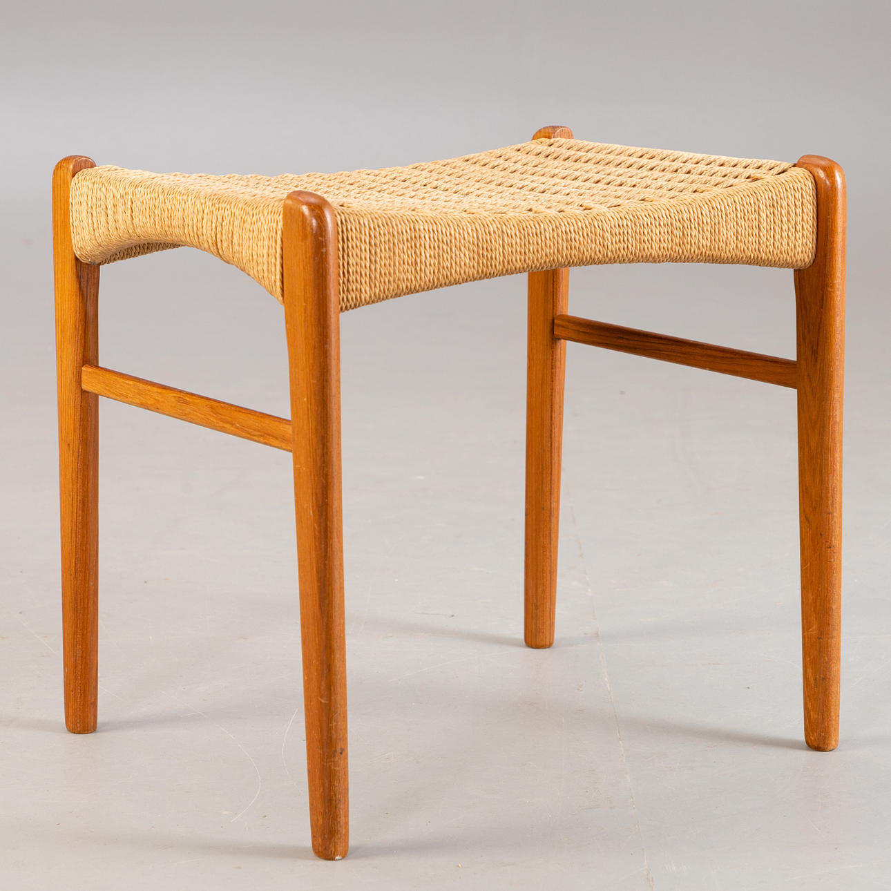 Glyngøre Stolefabrik. Teak Hocker.