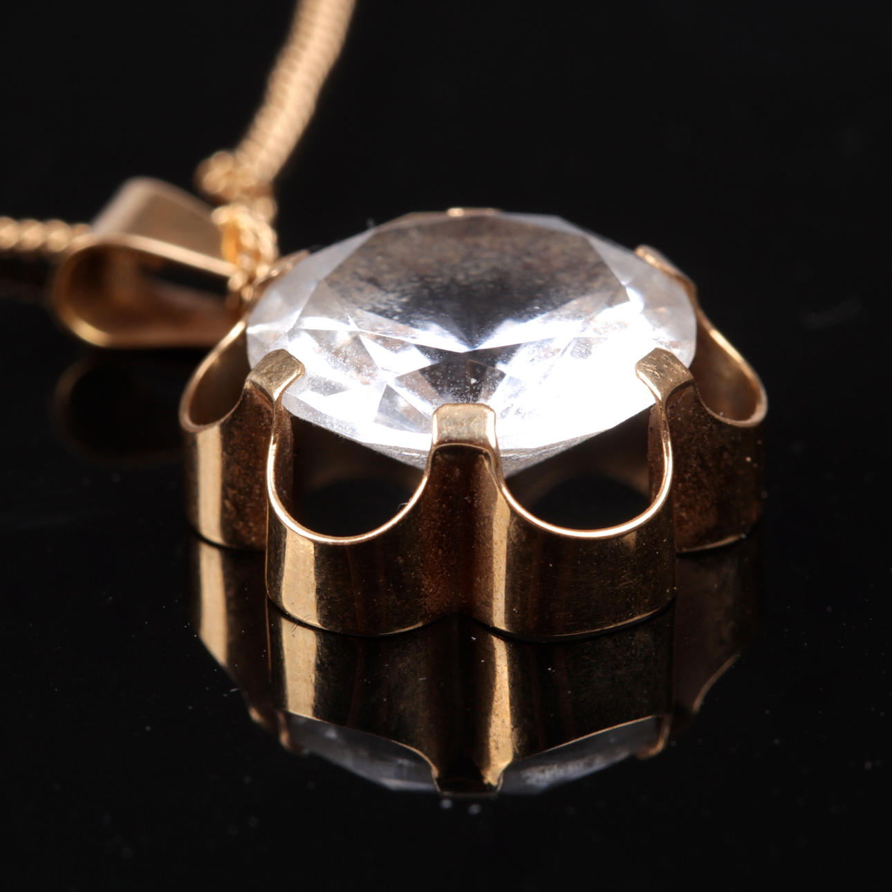 HALSKEDJA, med hänge samt sten, 18k guld, Balestra, Italien, vikt ca 6,55 gram.