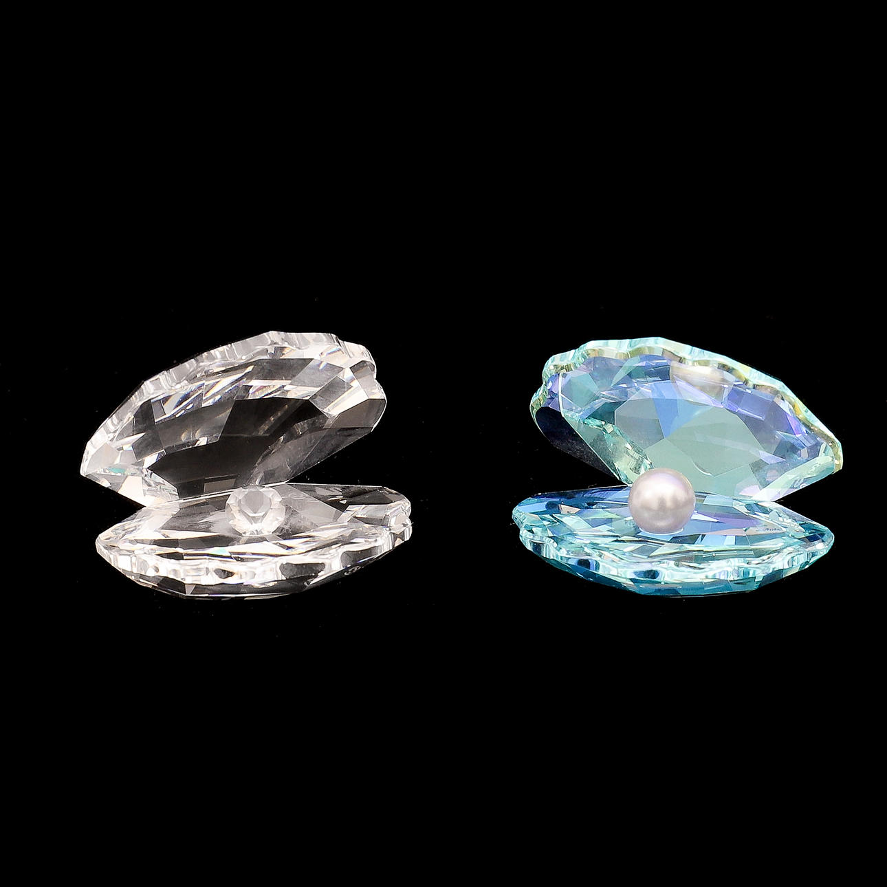 SWAROVSKI: SHELL WITH PEARL (BLUE) & SHELL WITH PEARL (CLEAR).