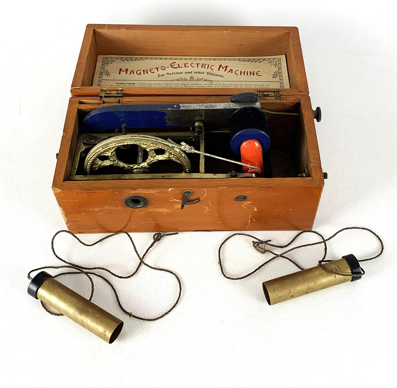 19TH CENTURY ELECTRIC SHOCK MACHINE.