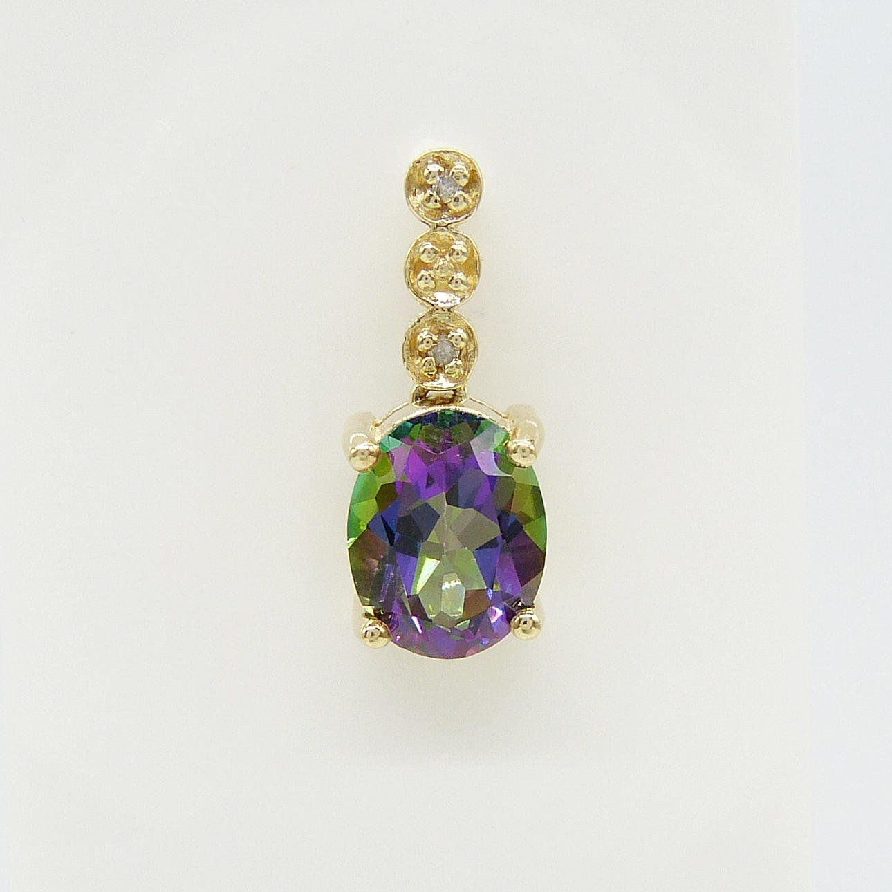 OVANLIG MYSTISK TOPAS HÄNGSMYCKE.