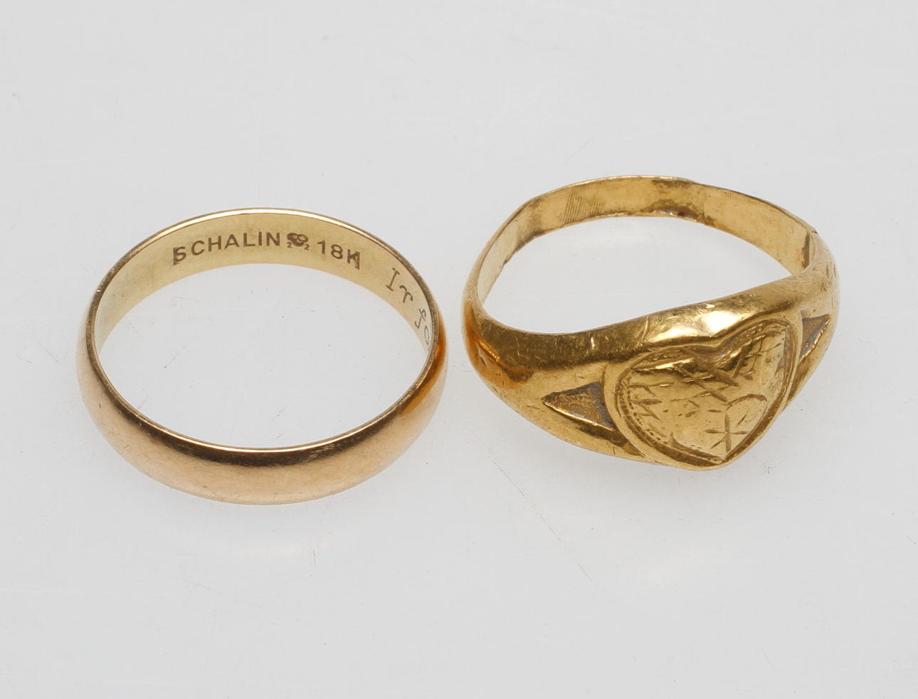 RINGAR, 2 st, 18k guld, vikt ca 6,4 gr.