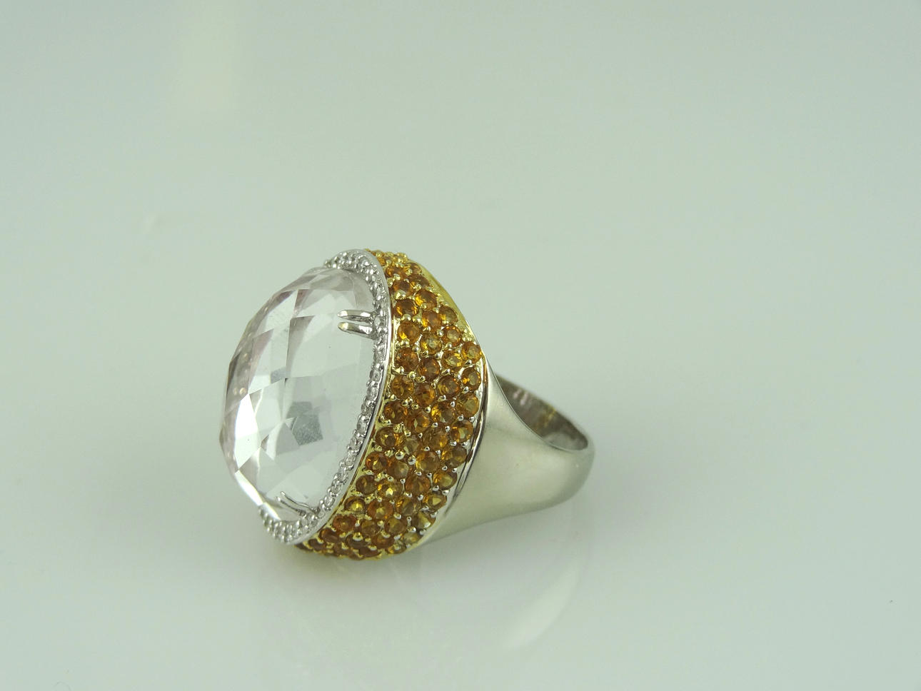 FASHION DESIGN Topaz - Safir - Diamantring 17,5cts.