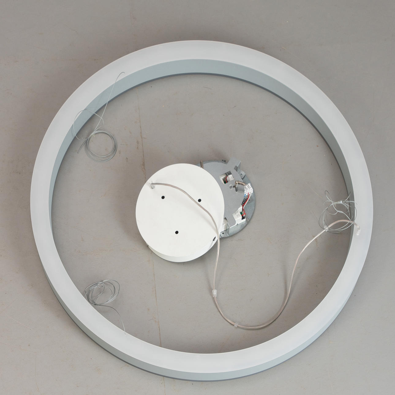 PLANLICHT. Hängeleuchte / Pendelleuchte 'halo'.