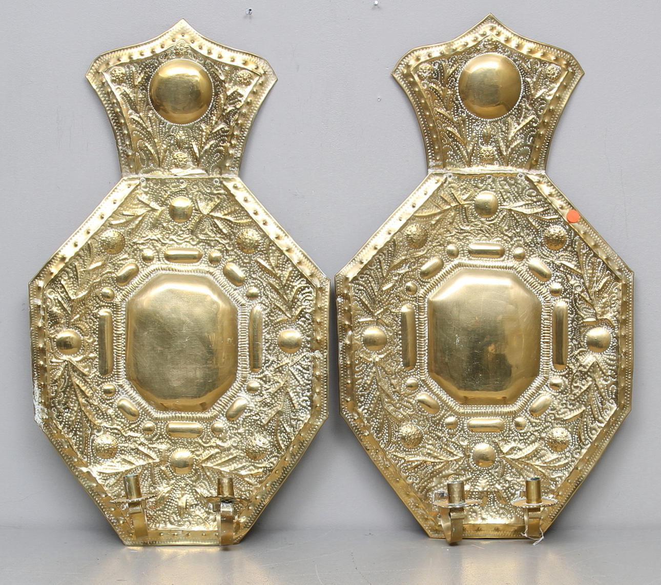 LJUSPLÅTAR, ett par, mässing, barockstil, 1800/1900-tal.