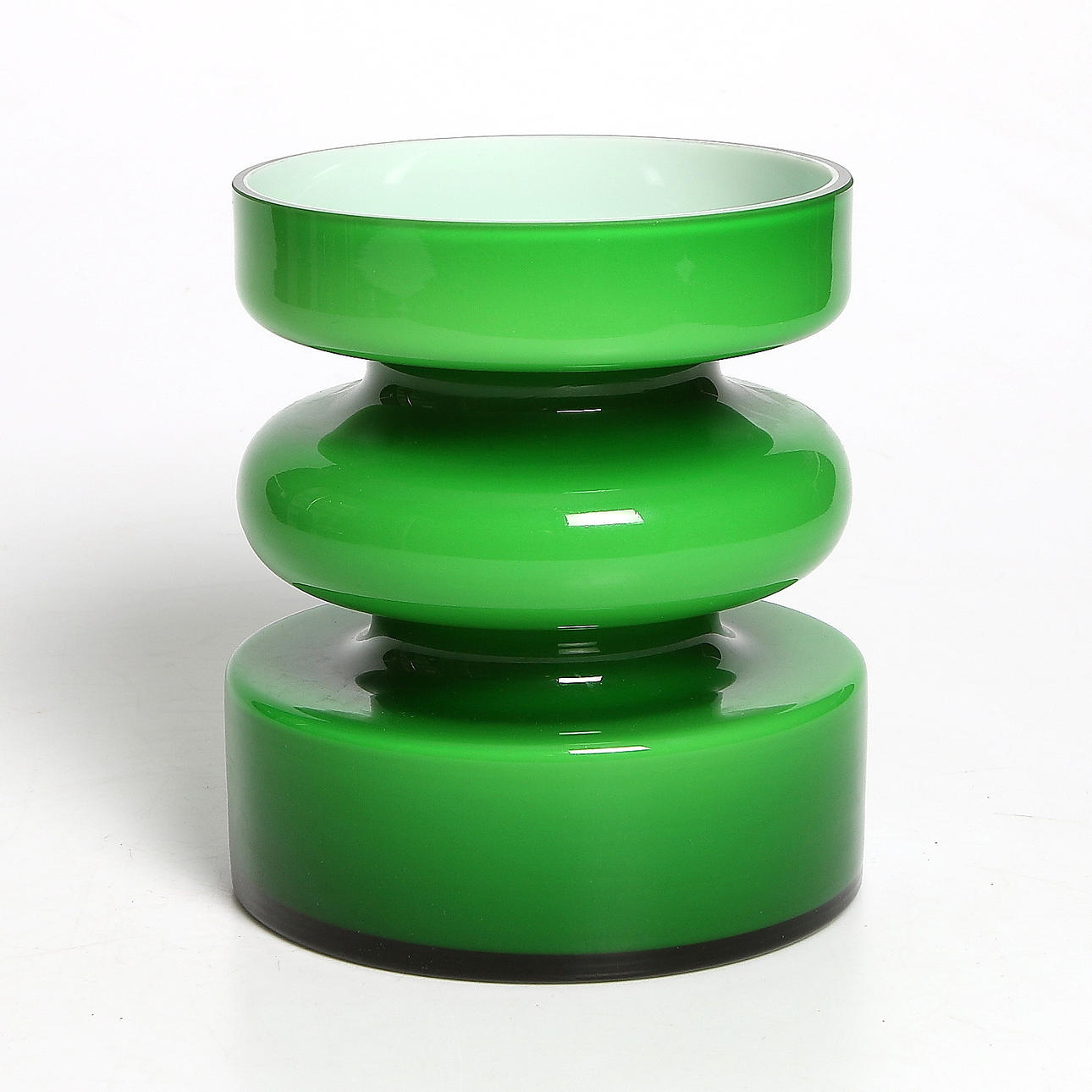 VAS, glas, P.O. Ström, Alsterfors glasbruk, 1969. Signerad.