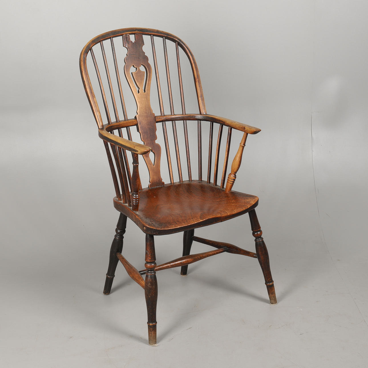 1800-luvun WINDSOR-TUOLI.