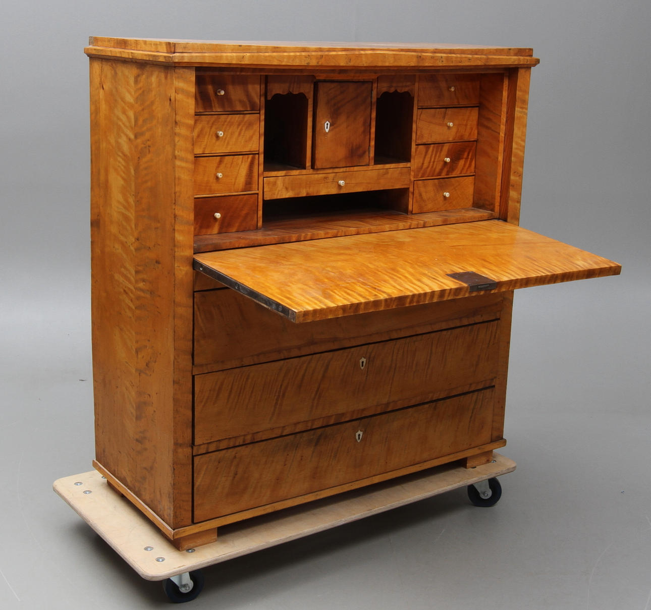 CHIFFONJE, 1800-tal.