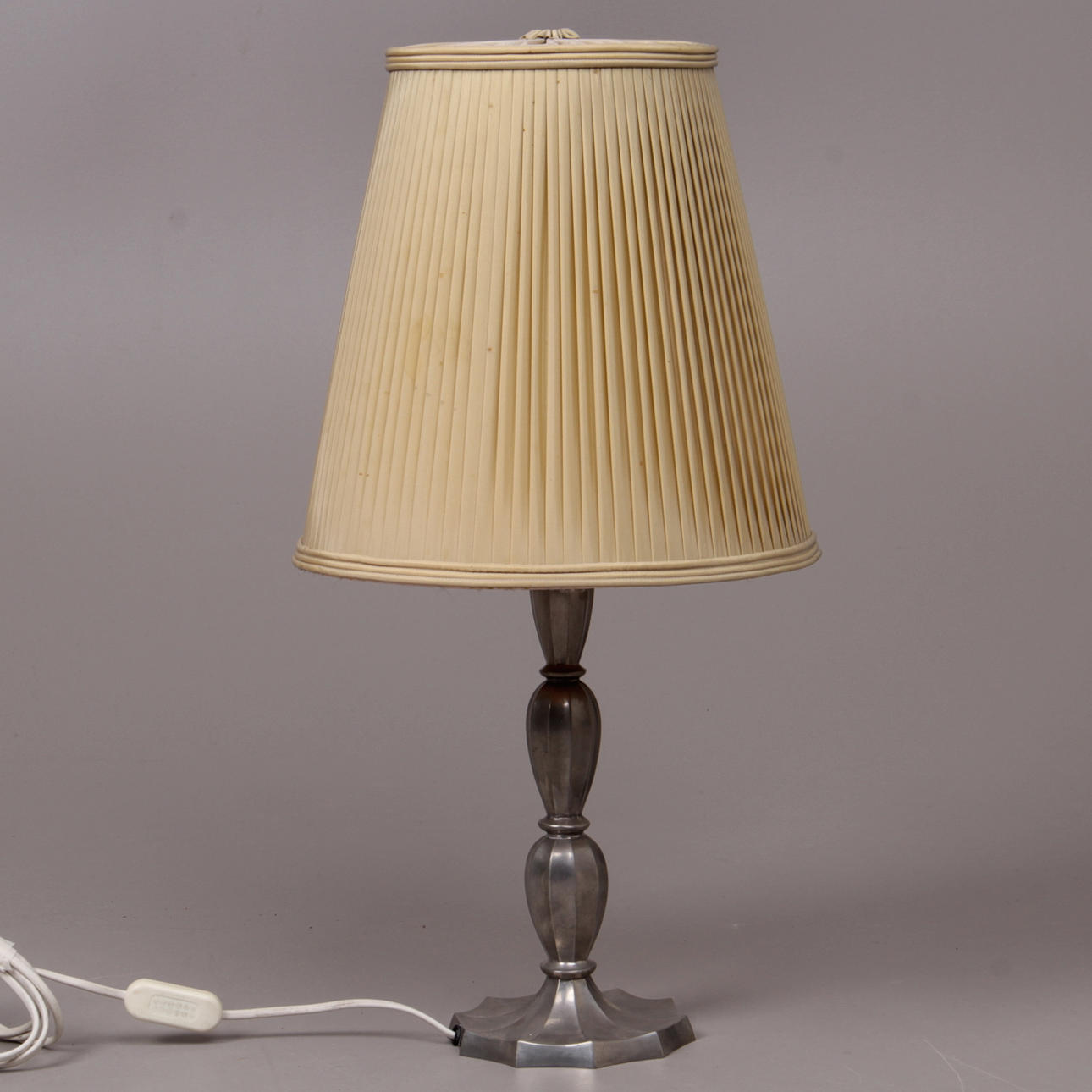 BORDSLAMPA, tenn, art deco, 1900-talets första hälft.