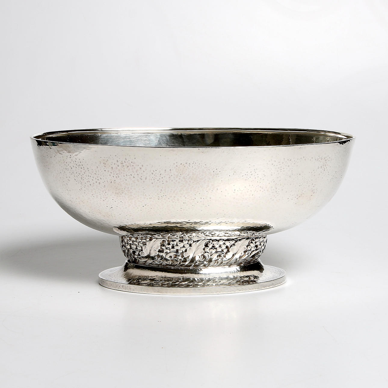 JARDINIERE, 830 silver, Jugend, Oscar Sjögren, Göteborg, 1923. Vikt 867 gram.