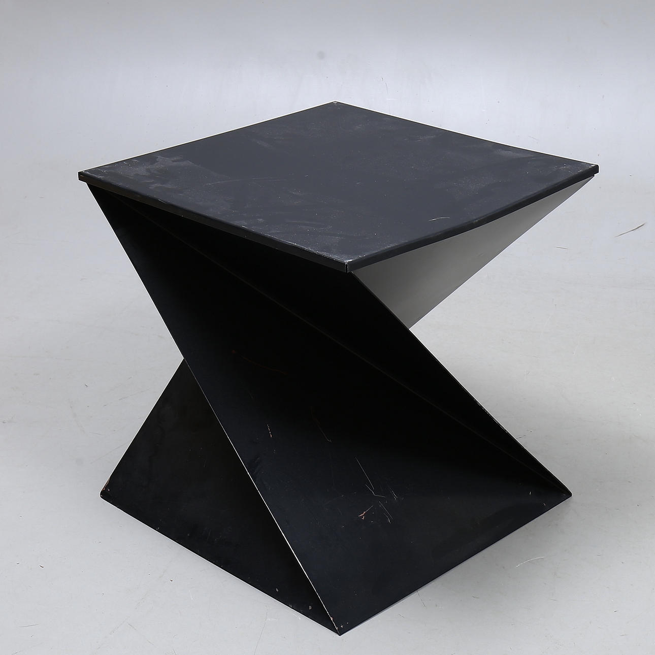 LAMPBORD, målad plåt, 1970/80-tal.