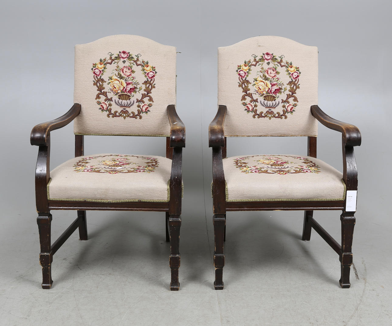 KARMSTOLAR, ett par, AB A. Strandberg, Sundsvall, 1900-talets första hälft.